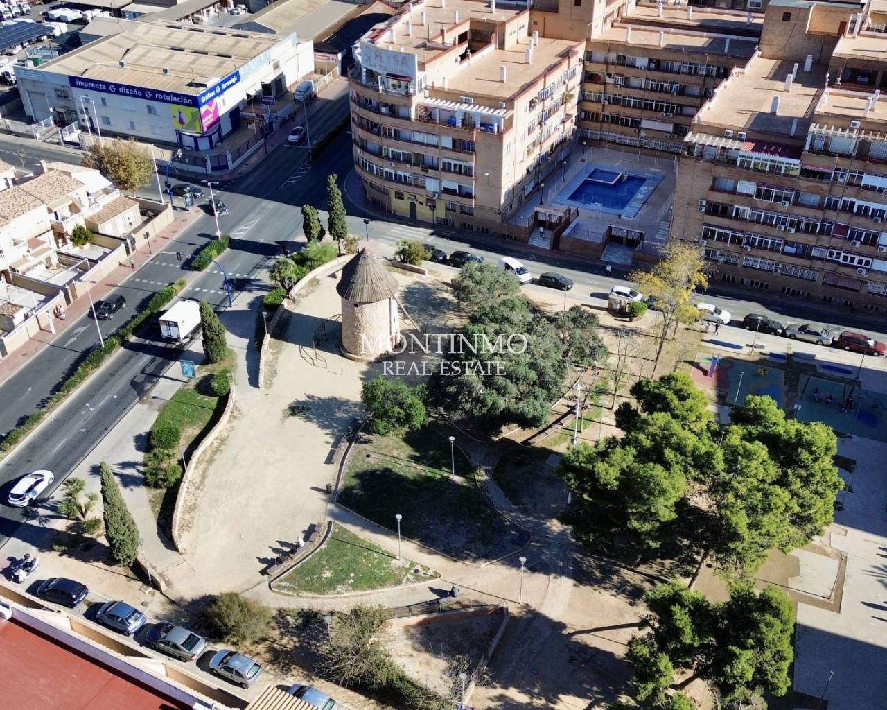 Apartamento - Venta - Torrevieja - IC-70144