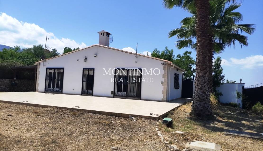 Cottage · Sale · Agres · Agres
